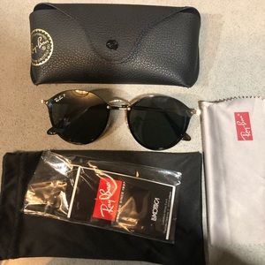 Like new authentic Rayban polarized sunnies
